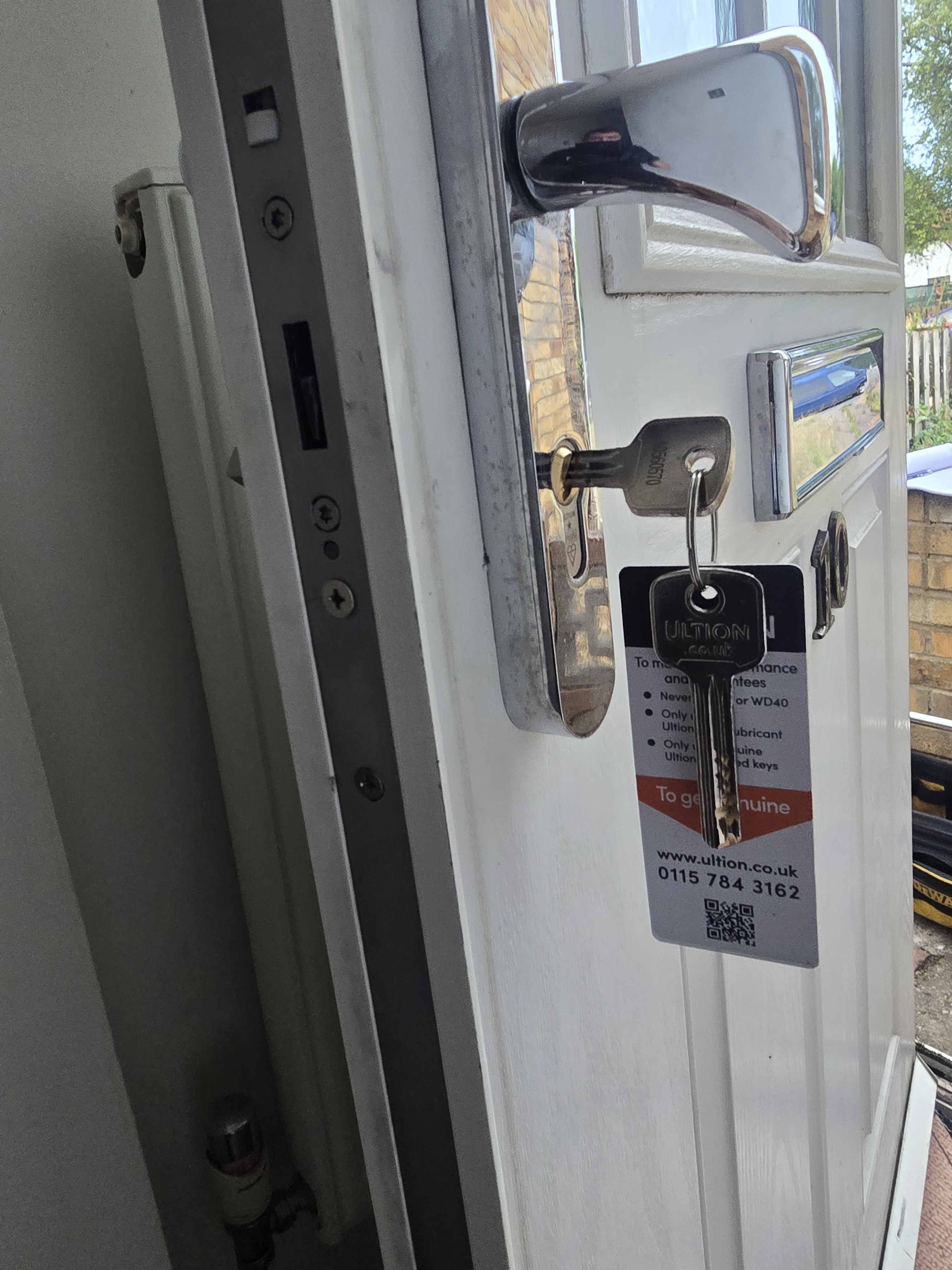 Composite door Ultion cylinder + multipoint service